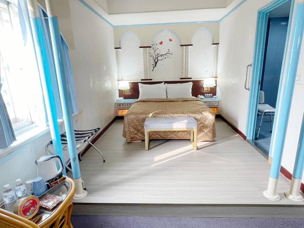 טאינאן Hua Ku Hotel מראה חיצוני תמונה